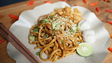 Delicious Indonesian Noodles with a Peanut Sauce