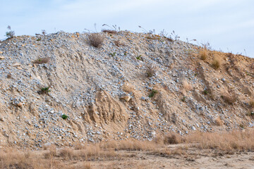 青木石採石場の岩石　香川県の讃岐広島