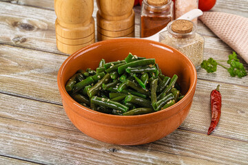Green bean salad with sesame seeds