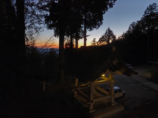 三峯神社　夜明けの風景