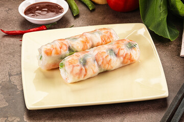 Vietnamese spring roll with prawn