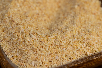 dried crushed garlic fruits for cooking