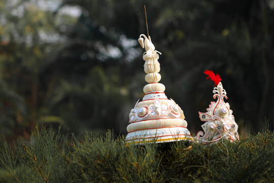 Bengali wedding essential topor and mukut