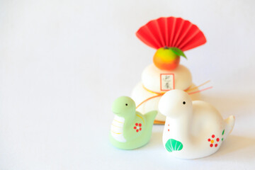 鏡餅と巳年のイメージ