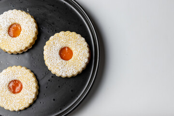 Linzer cookies