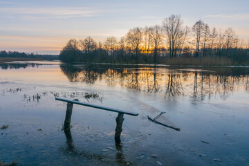 Naklejka premium lake in the morning