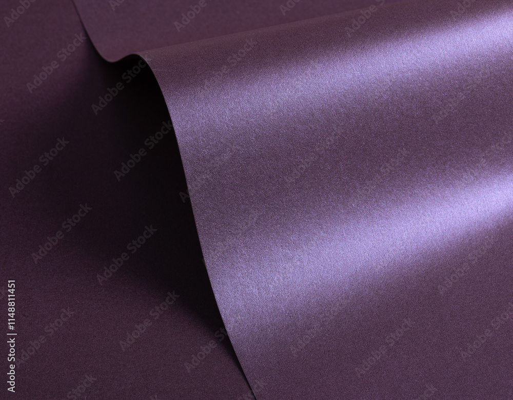 Aufkleber Deep purple paper texture with a pearlescent finish and metallic amethyst tones. The glossy, sleek surface features a shimmering gradient and subtle wave pattern, creating a