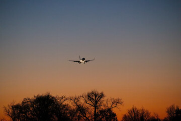 Anflug im Sonnenuntergang