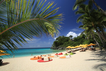 Phuket province,Phuket lies off the west coast of mainland Thailand in the Andaman Sea. Phuket Island is connected by the Sarasin Bridge to Phang Nga province to the north..