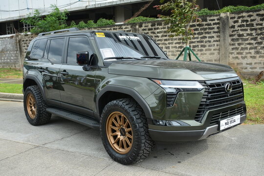 Lexus gx 550 at 4X4 Expo in Quezon City, Philippines