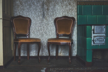 Stühle   - Verlassener Ort - Beatiful Decay - Verlassener Ort - Urbex / Urbexing - Lost Place -...