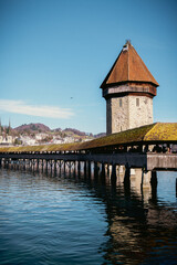 ponte di legno di lucerna