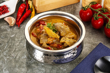 Yellow THai curry with beef