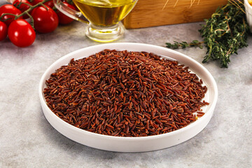 Red raw dry rice gor cooking
