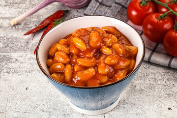 Baked kidney with tomato sauce