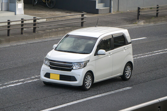 軽乗用車　トールワゴン　道路走行
