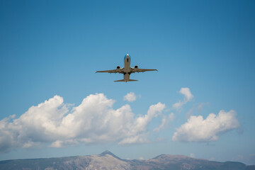 Fototapeta na wymiar An airplane in the sky.