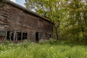 Obraz premium Abandoned barn in the Delaware Water Gap National Recreation Area