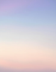 Obraz premium Pastel Sky Gradient Background Soft Pink Purple and Blue Hues at Dawn or Dusk