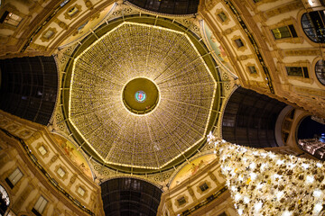 Milano, albero di Natale 2024, Galleria Vittorio Emanuele