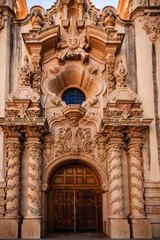 Naklejka premium The front of a building with a large window and a door