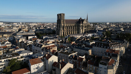 Obraz premium Cathédrale de Reims vue de drone