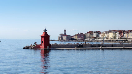 Petit phare rouge de Piran