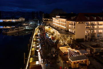 Lindau am Bodensee, Bodenseeweihnacht (Weihnachtsmarkt am Hafen), Blick vom Mangturm