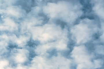 ciel bleu duveteux 