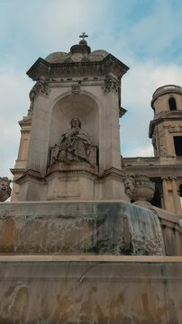 Fuente de Saint Sulpice en Par&iacute;s
