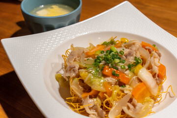 野菜たっぷりあんかけかた焼きそば