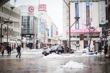 Obraz premium Winter Day in Bustling Nagano City, Japan