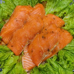 raw salmon fillet with lettuce