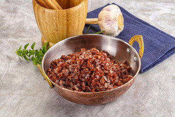 Red steamed rubine rice garnish