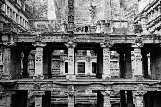 The splendid stepwell of Patan: Rani Ki Vav