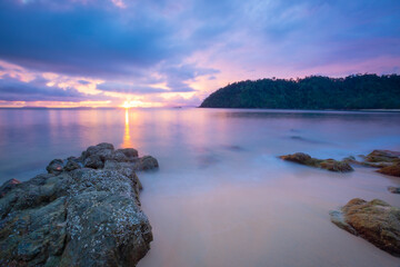 Koh Phayam is the second largest island in Ranong Province. It has beautiful scenery, is peaceful, has many beautiful resorts, and has a community lifestyle. It is located in the Andaman Sea near Myan