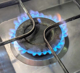 Burning gas stove