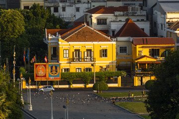 Obraz premium old restored colonial building in Phnom Penh, Cambodia