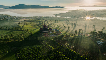 The sun rises and the mist disappears, wonderful morning landscape in Gia Lai, Vietnam. photo taken in Gia Lai on November 15, 2023	