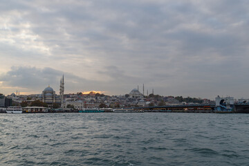 Fototapeta premium Galata Bridge and historical part of Istanbul, Turkey