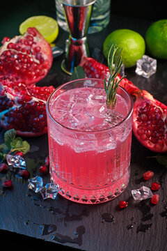 Classic cocktail Pomegranate Paloma