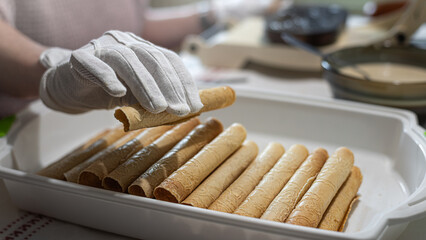 Baking Christmas Tube-shaped Wafers