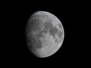 księżyc jako krajobraz nocnego nieba © Maciej