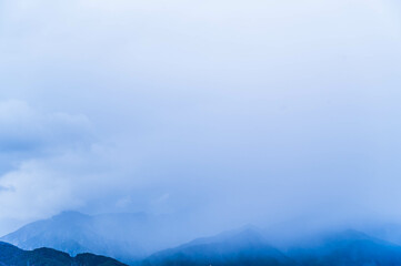 霜が降りた幻想的な風景　　山形村