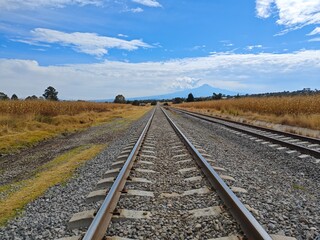 Fototapeta premium railroad tracks in the countryside