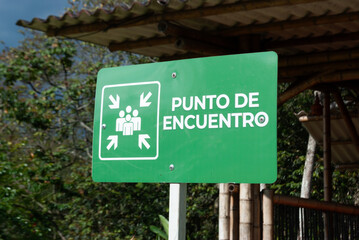 Emergency meeting point signage, safety concept