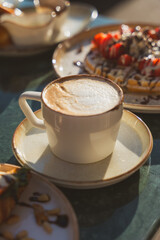 Cafe auf Tisch