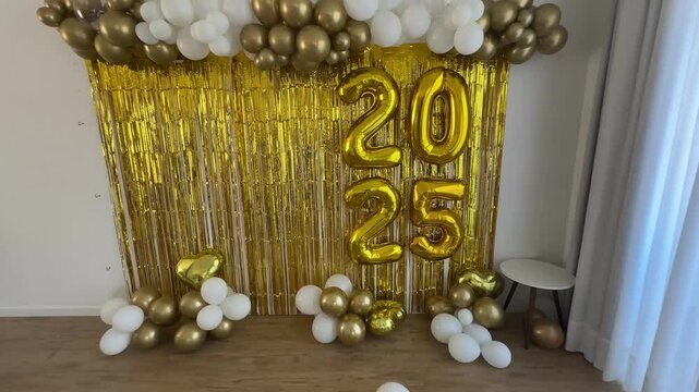2025 bal&otilde;es dourados celebra&ccedil;&atilde;o ano novo 