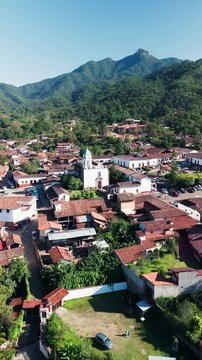 Cerro de La Bufa in the background, located in the Sierra Madre Occidental
