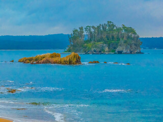 Naklejka premium Cloudy Summer Sunrise views at Caseys Beach